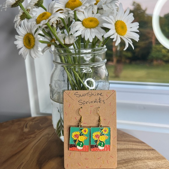 🌻🎨 Van Gogh painting art museum summer fun retro theme earrings novelty - Picture 5 of 7